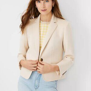 Ann Taylor The Newbury Blazer in Double Knit, Cream, size 2 NWOT